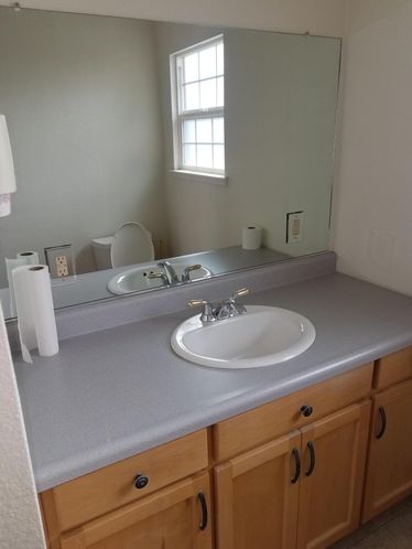 215 NE Outlook Ave, Grants Pass, OR 97526
